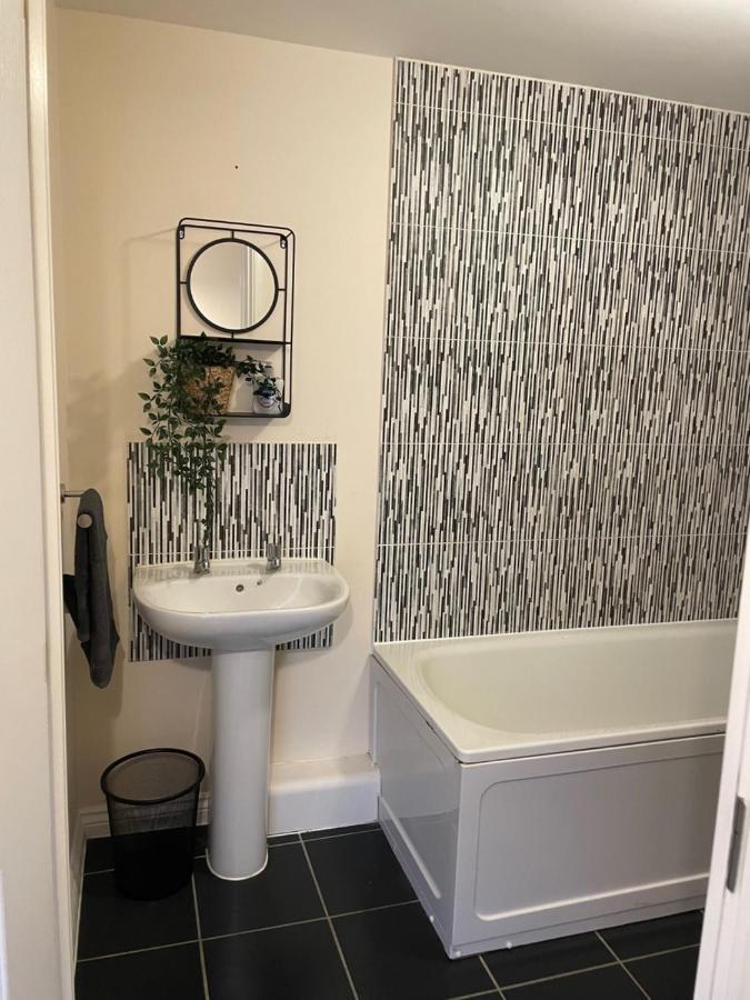 Modern 2 Bed Apartment, With Countryside Views! Soham Exterior foto
